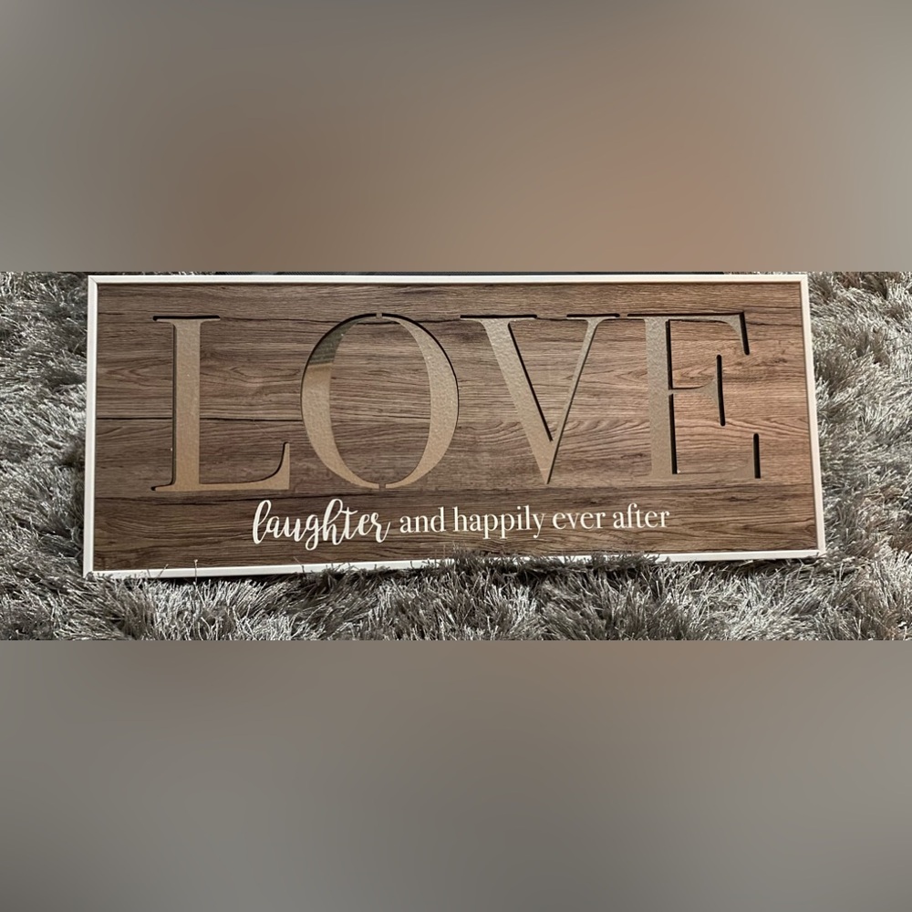 Beautiful wall decor like new condition